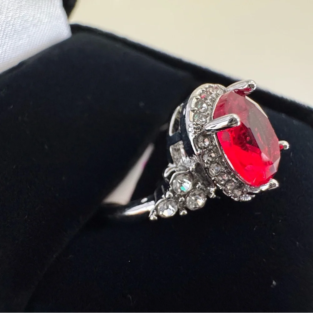 Glamorous Red Oval Crystal Halo Ring – Silver Tone Costume Jewelry Size 7
